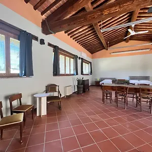 Croce Di Mezzo Farm stay